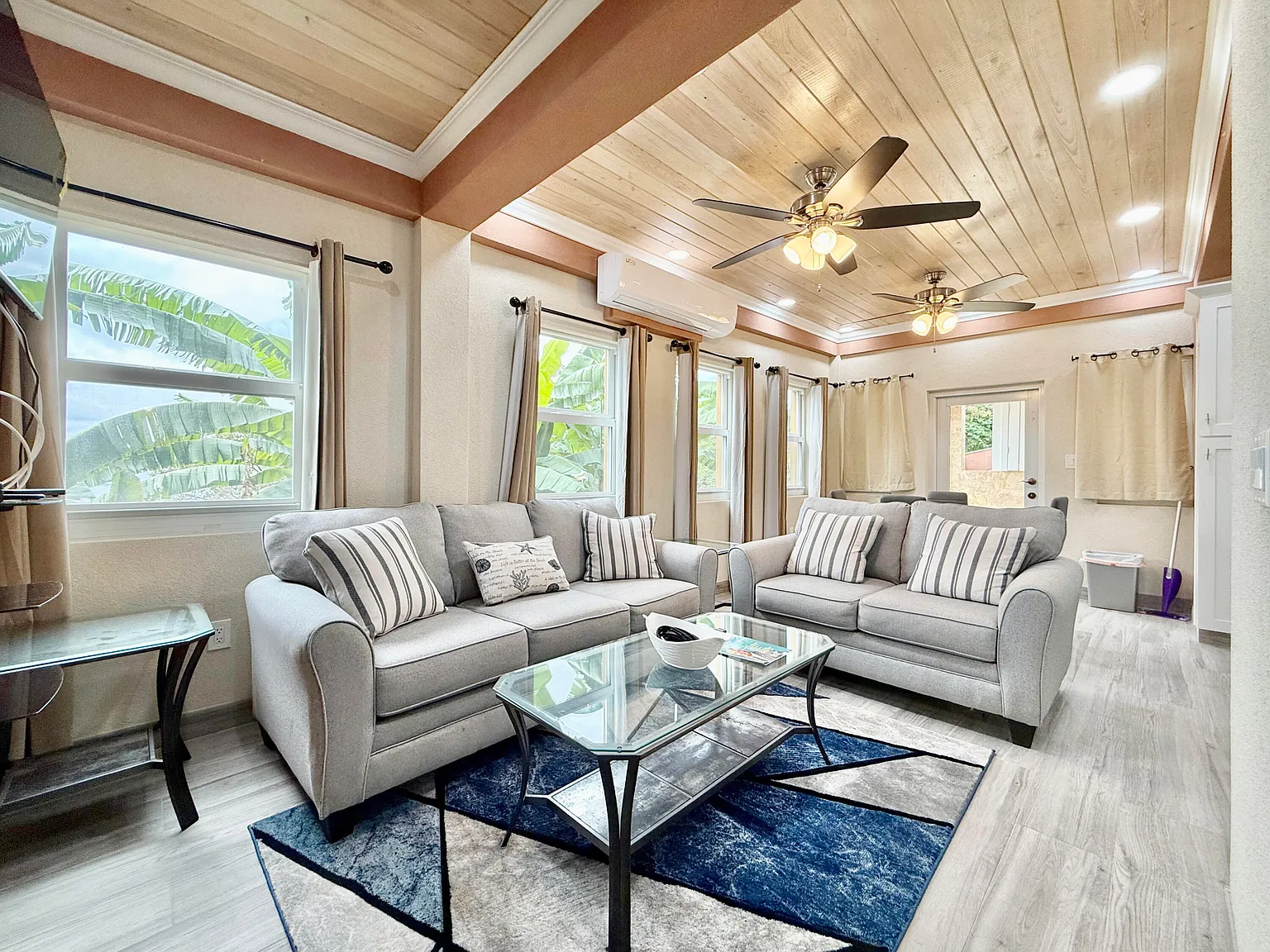 2 bed, $5,000 — Photo 1