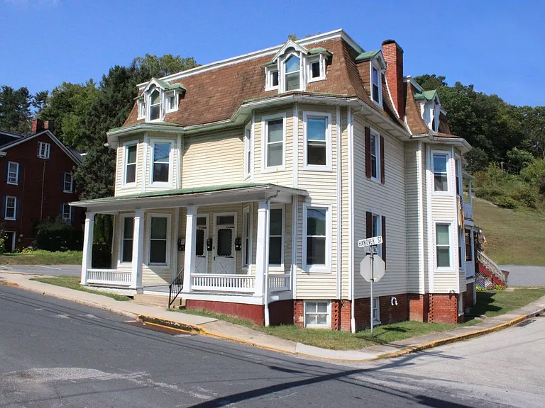 127 Hanover St #2 — Photo 1