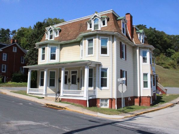 127 Hanover St FLOOR 2