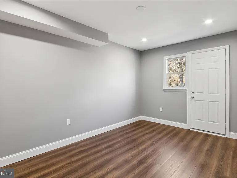 296 Greenough St #2 — Photo 15