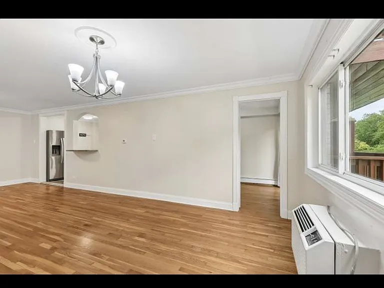 718 W Dempster St #G-106 — Photo 10