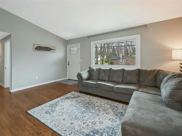 91 New York Avenue, Sound Beach, NY 11789