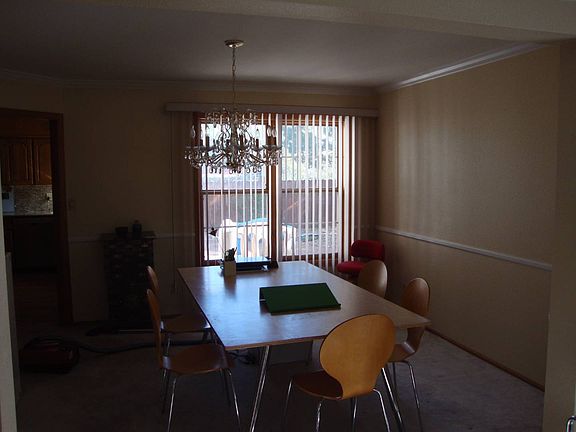 4th image of 3807 Reynolds St