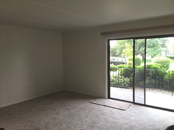 3rd image of 9130 W 140th St APT 1SW