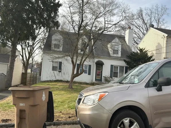 114 Pine Hill Ave, Stamford, CT 06906