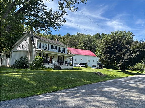 3rd image of 231 Laurel Rd