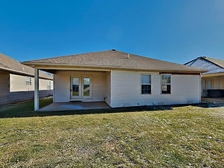 1143 S Brown Ave — Photo 16