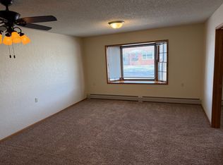 1100 Grove St APT 2, Cedar Falls, IA 50613