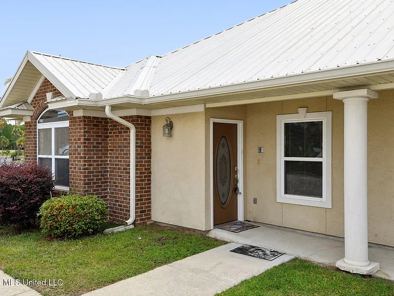 6147 Firestone St #D-1 — Photo 3