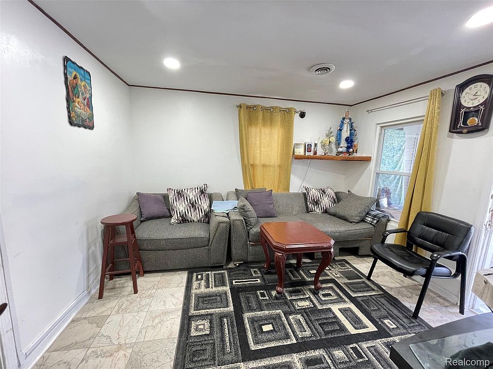 26521 Barrington St, photo 17