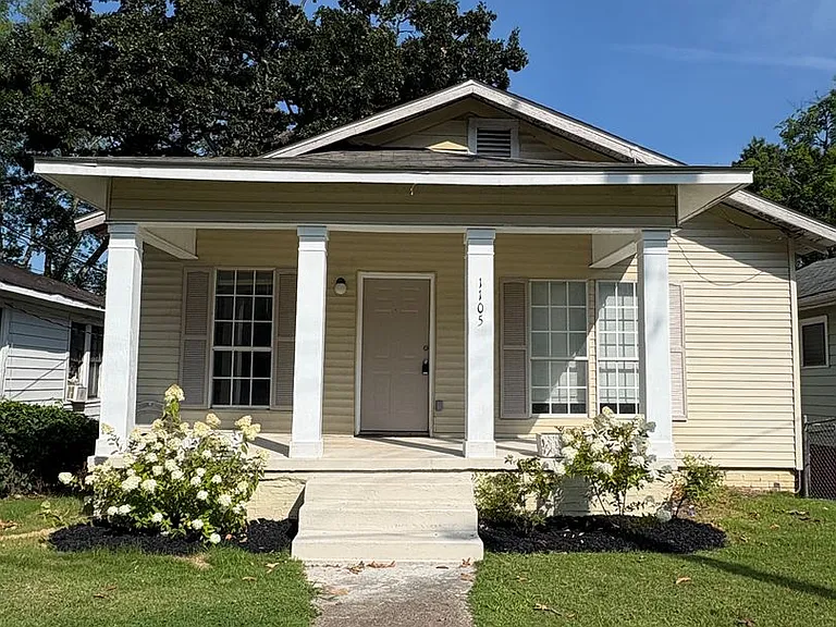 1105 S Greenwood Ave — Photo 1