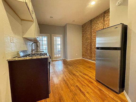 2nd image of 70 Brinkerhoff St #2E