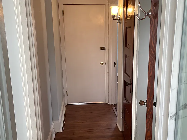 140 E 4th Ave — Photo 8