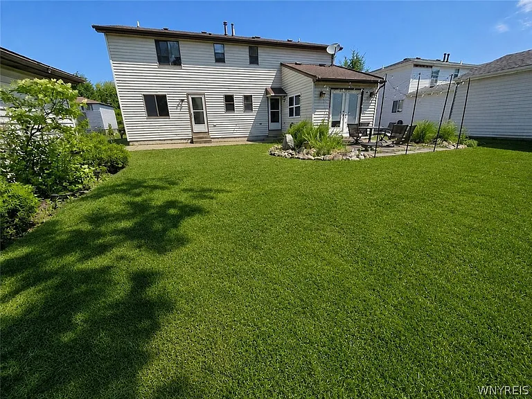 25 Jessica Ln — Photo 2