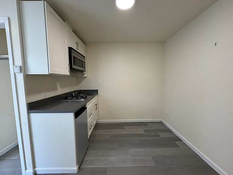 9838 Bancroft Ave #2 — Photo 3