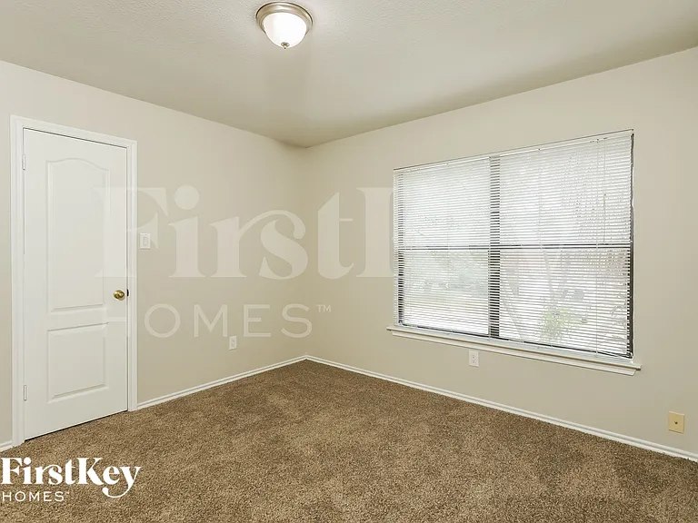 4623 Everstone Crk — Photo 10
