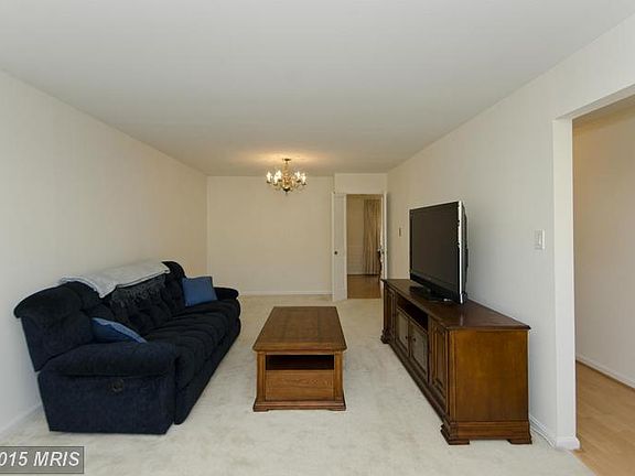 4th image of 4362 Greenberry Ln