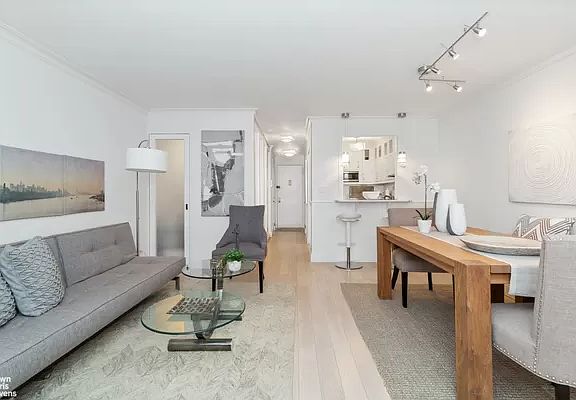 2nd image of 337 E 50th St APT 2C