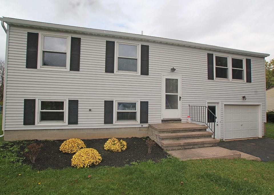 1st image of 22 Rolling Meadow Dr N