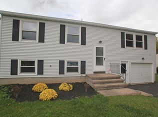 22 Rolling Meadow Dr N, Hilton, NY 14468