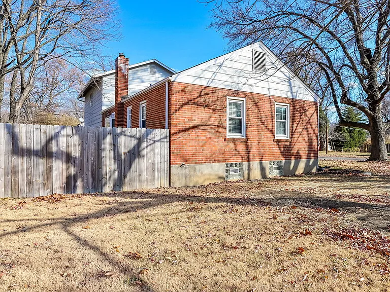 1 Saint Mark Dr — Photo 25