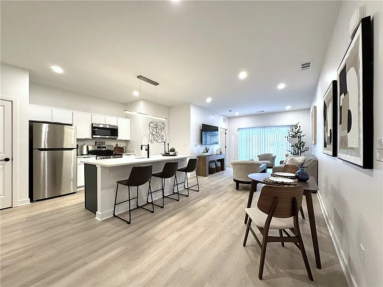 89 Erie Ridge Dr — Photo 3