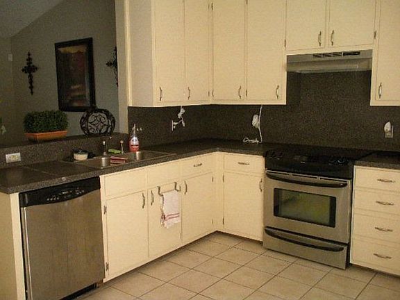 5th image of 704 Queenswood Trl