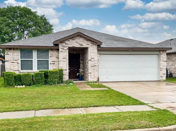 5057 Village Stone Ct, Fort Worth, TX 76179
