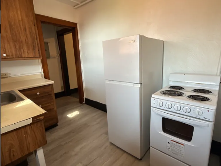 3225 W Liberty Ave — Photo 5