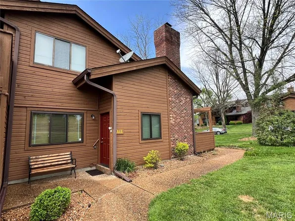 1701 Hemingway Ln, Weldon Spring, MO 63304