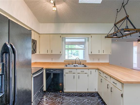5th image of 1957 Borinquen Ln