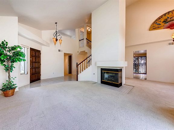 3rd image of 1973 Casablanca Ct