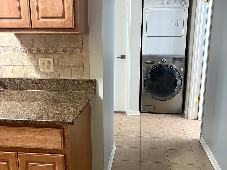 9937 S Cicero Ave #402 — Photo 11