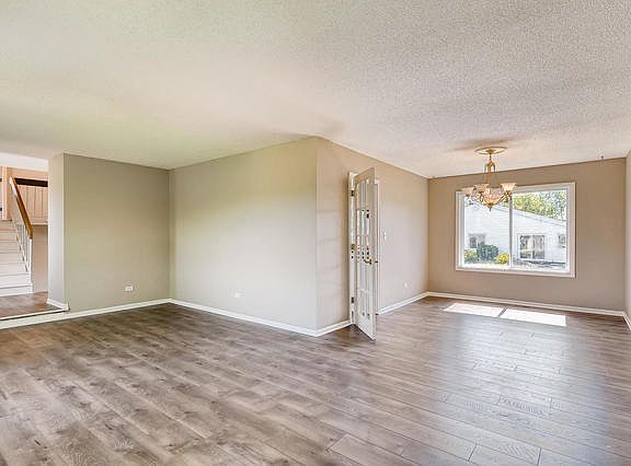 4th image of 5407 Arlington Dr W