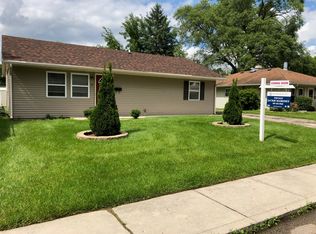 8 Fir St, Carpentersville, IL 60110