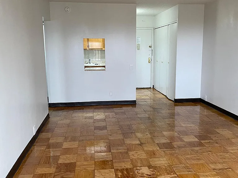 Oakland Pl — Photo 2