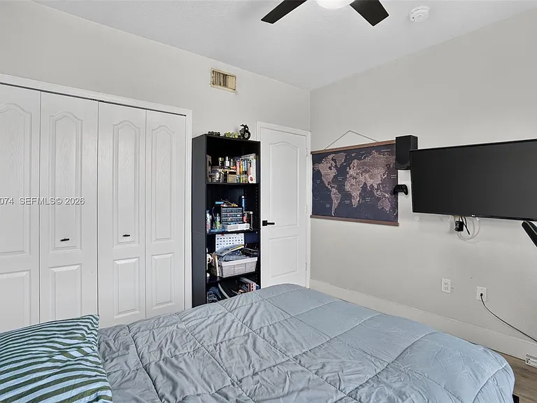 913 NW 135th Ave — Photo 12