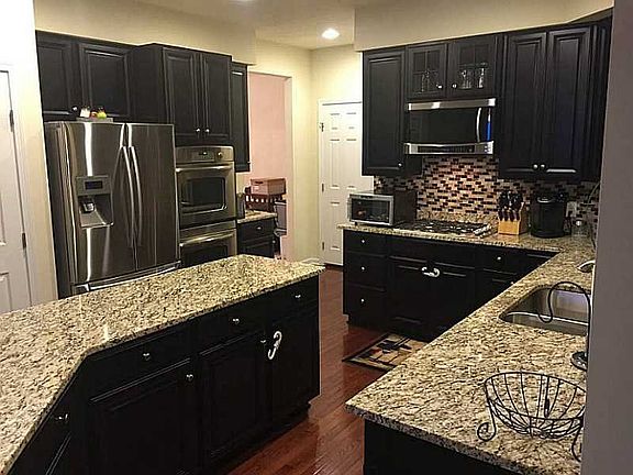 2nd image of 404 Stephanie Ct