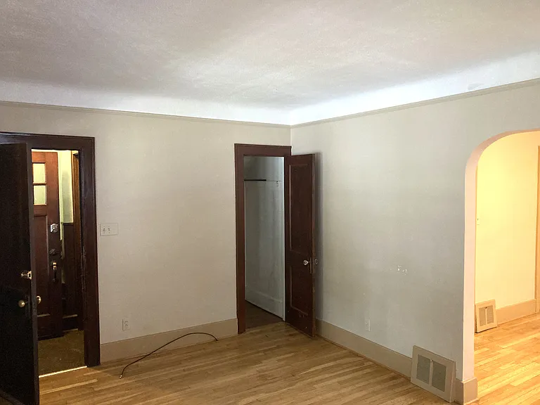 353 W Webster Ave — Photo 6