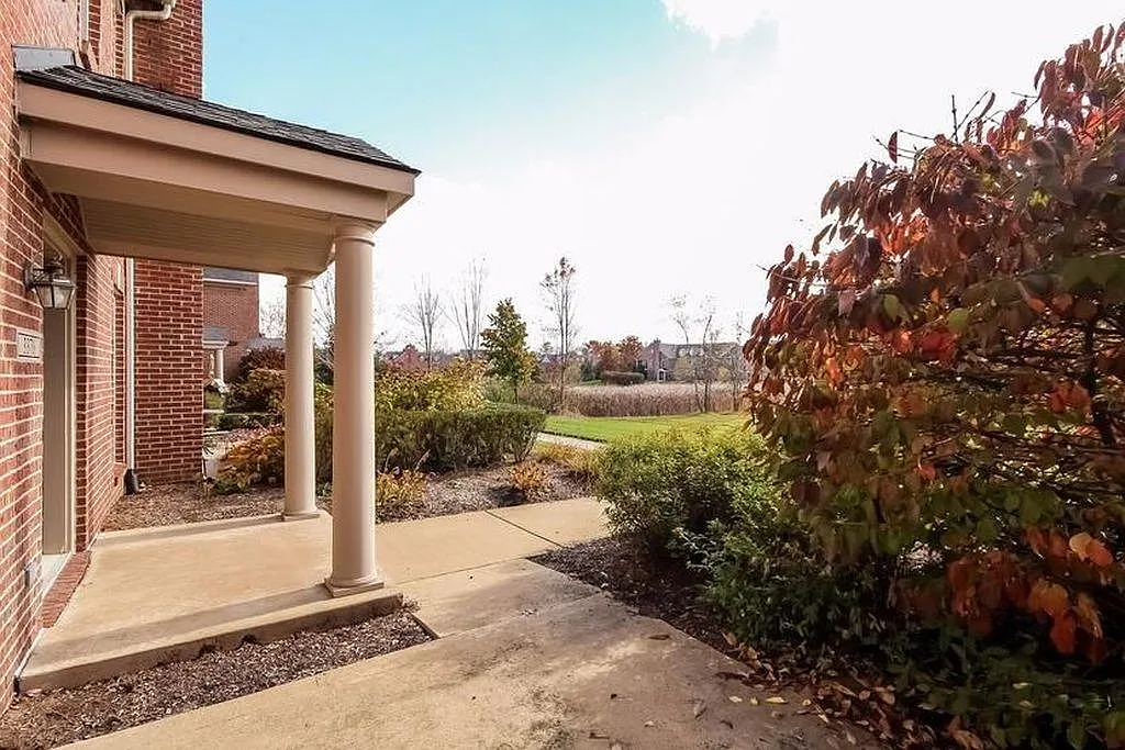 2 bed, 2.5 bath, 1316 sqft, $2,200 — Photo 4