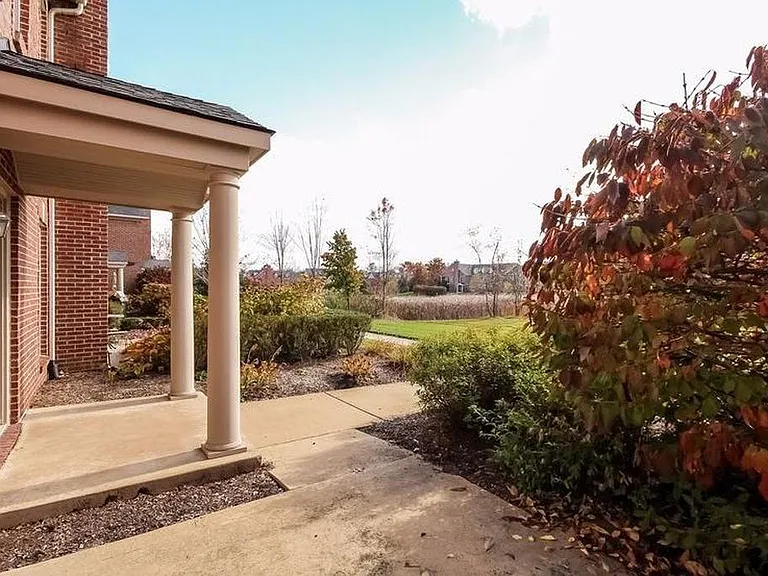 3370 Endsleigh Ln — Photo 4