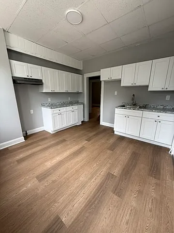 2 bed, 800 sqft, $1,900 — Photo 1