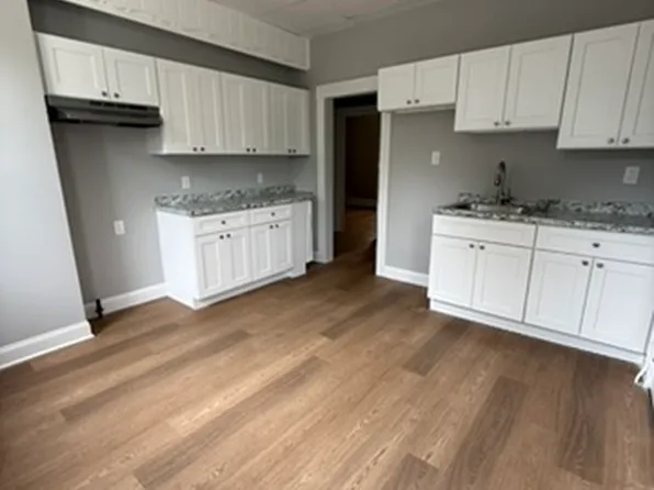 74 Commercial St, Bridgeport, CT