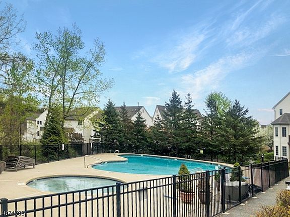5th image of 1081 Smith Manor Blvd #83