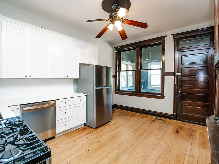 2624 W Iowa St #1R — Photo 4