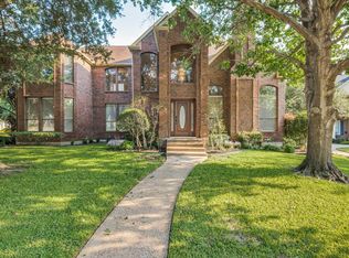 2100 Creekside Cir S, Irving, TX 75063