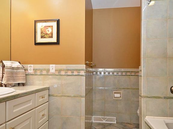 Main Full Bath