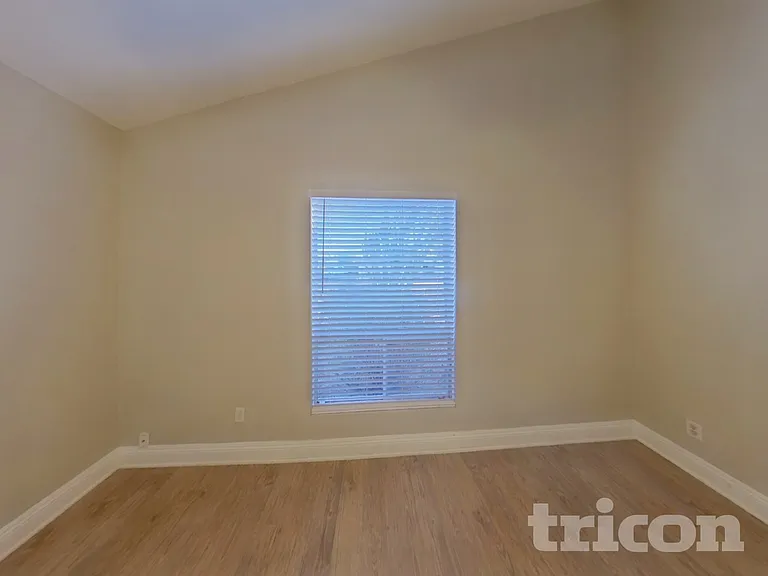 1500 N Markdale #10 — Photo 12