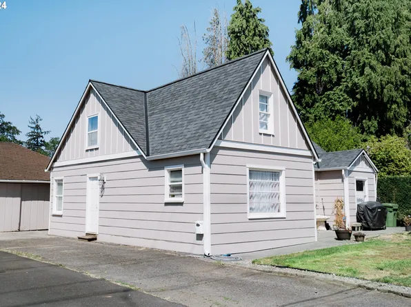 215 S 18th St, Saint Helens, OR 97051