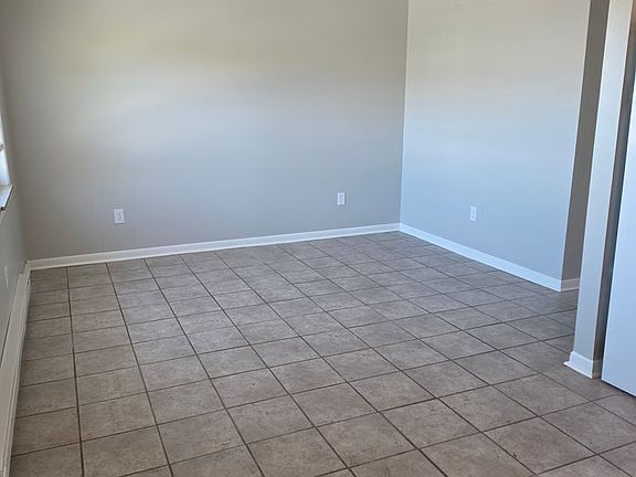 3rd image of 144 Orchard Rd #6